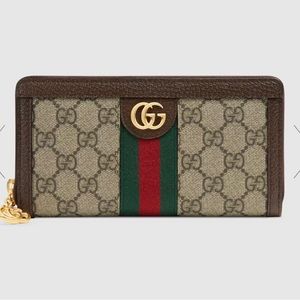 Women’s Gucci wallet. Gently used